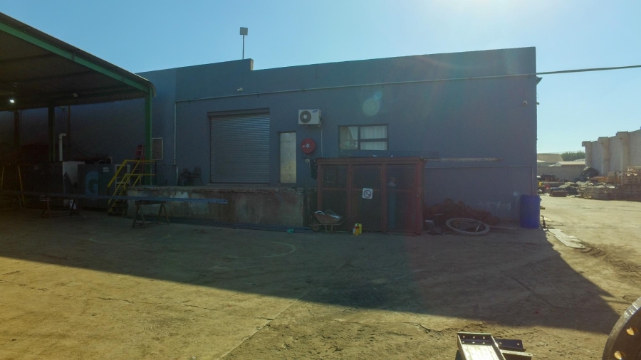 To Let commercial Property for Rent in Oos Einde North West